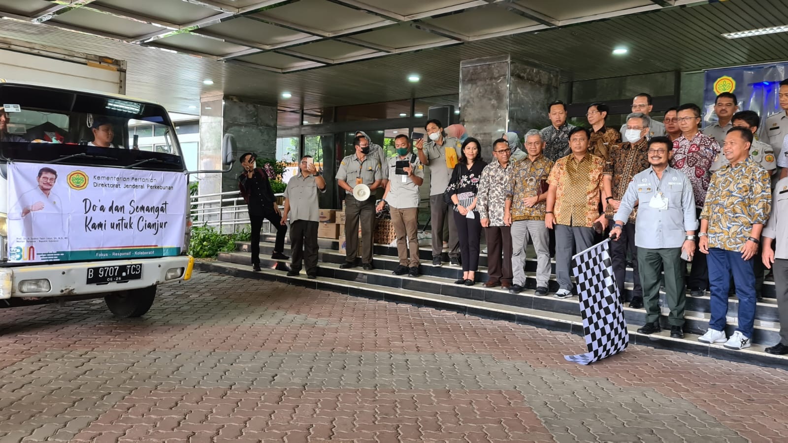 GAPKI Peduli Gempa Cianjur. Salurkan Bantuan Bahan Pokok Melalui Kementan