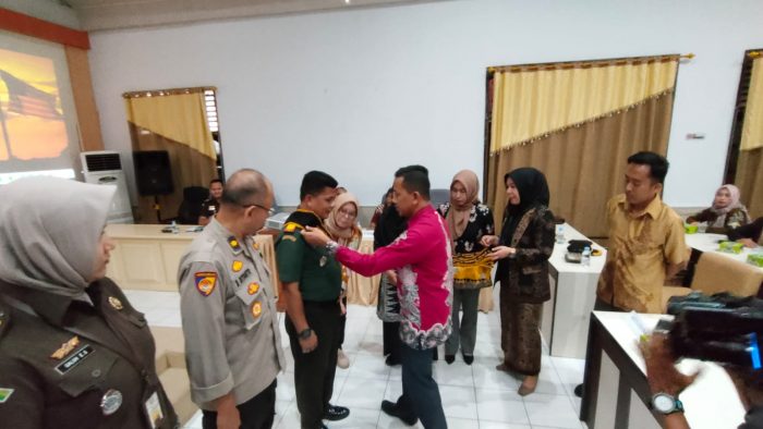 Ketua TPPS Kukuhkan Bapak Asuh dan Bunda Asuh Stunting