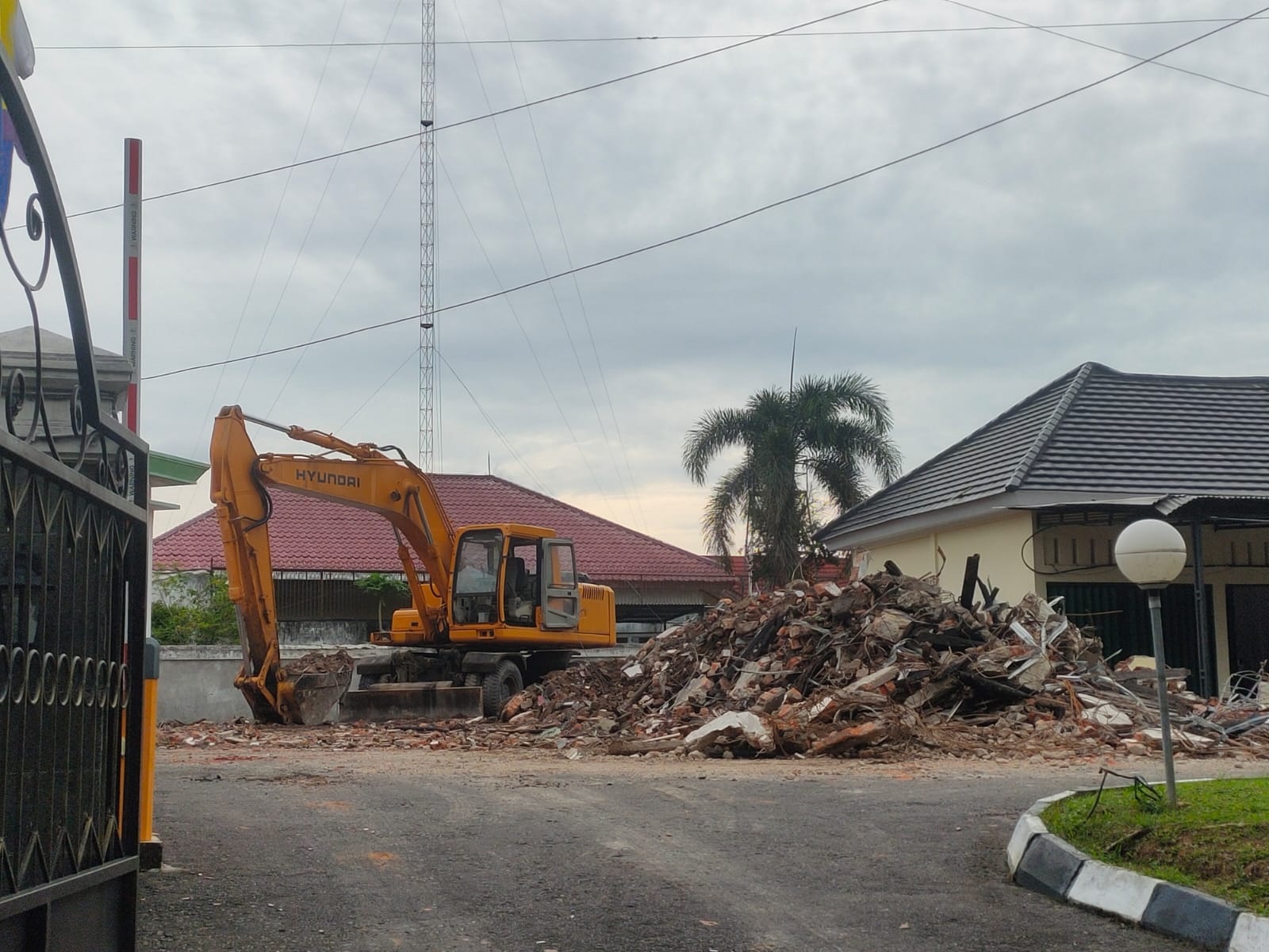 Bangunan Rumdis Wakil Gubernur Jambi Dirobohkan, Ini Kelanjutannya