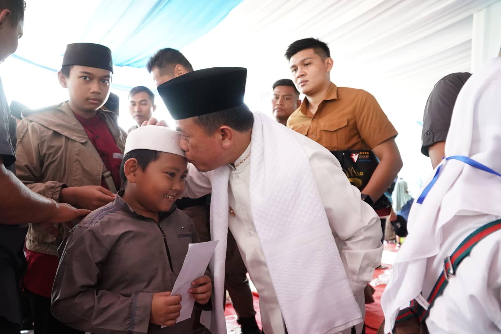 Berbagi Kebahagiaan, Pemprov Jambi Santuni 2.100 Anak Yatim Piatu