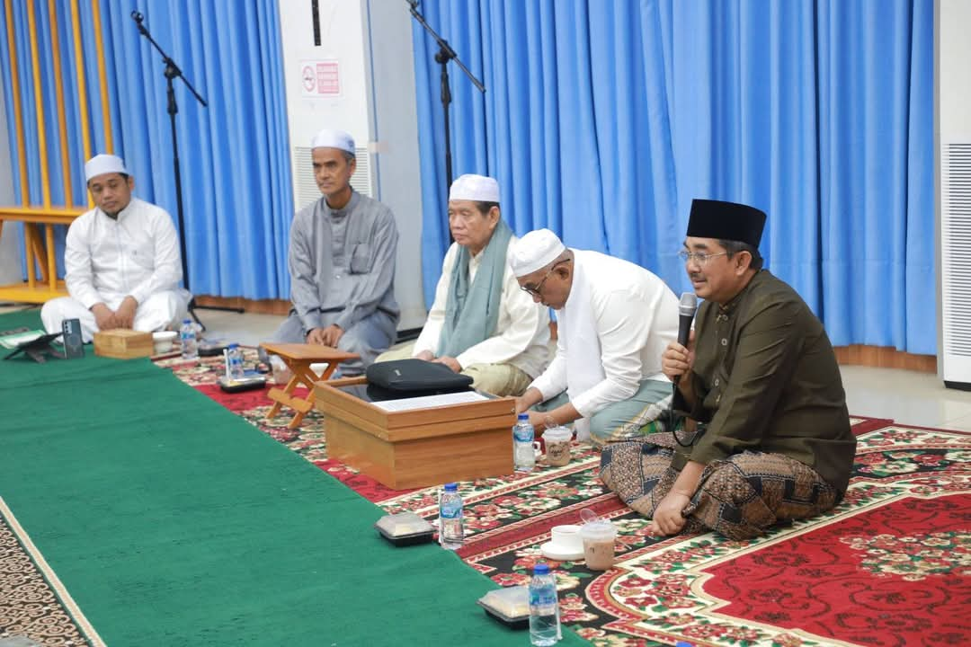 Bupati Tanjung Jabung Barat Imbau Masyarakat Hindari Buang Sampah ke Sungai pada Tausiah Ramadan