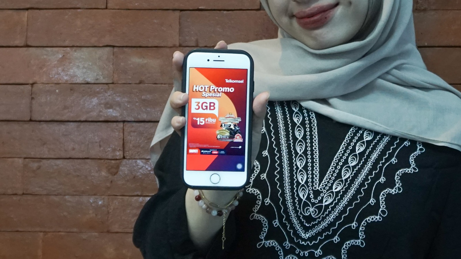 Beli Paket Data Mulai Rp15 Ribu, Berhadiah Motor & Emas! Hot Promo Spesial Telkomsel 