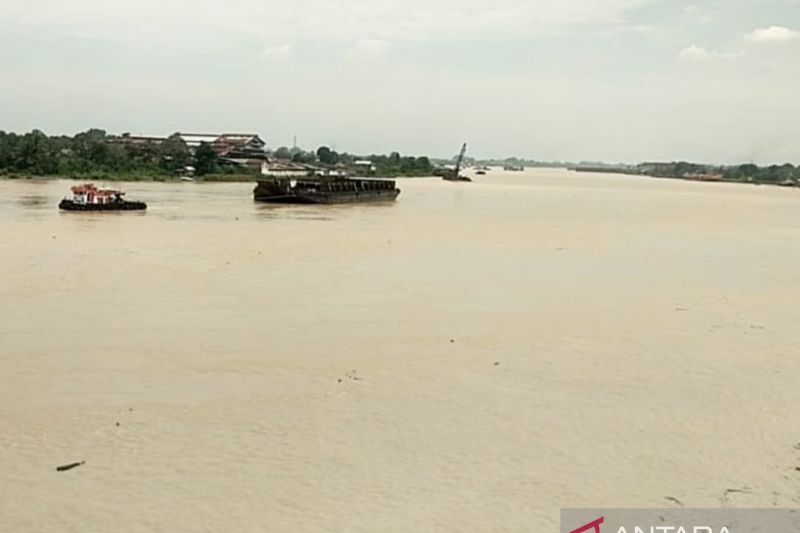 DLH Provinsi Jambi Sebut Kualitas Air Sungai Batanghari Membaik