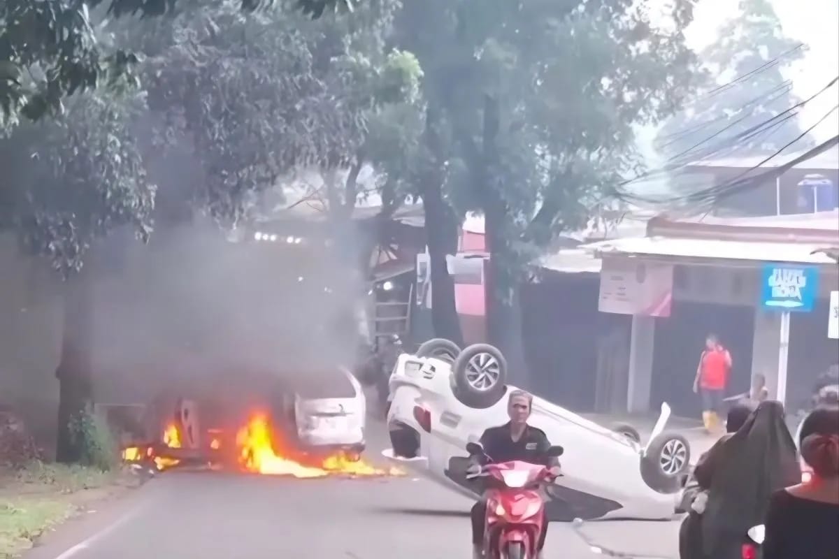 Polisi Jelaskan Penyebab Terbakarnya Mobil di Kawasan Pondok Ranggon