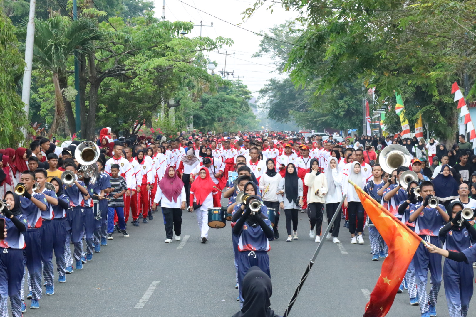Ribuan Masyarakat Bungo Tumpah ke Jalan Sambut HUT RI ke-78