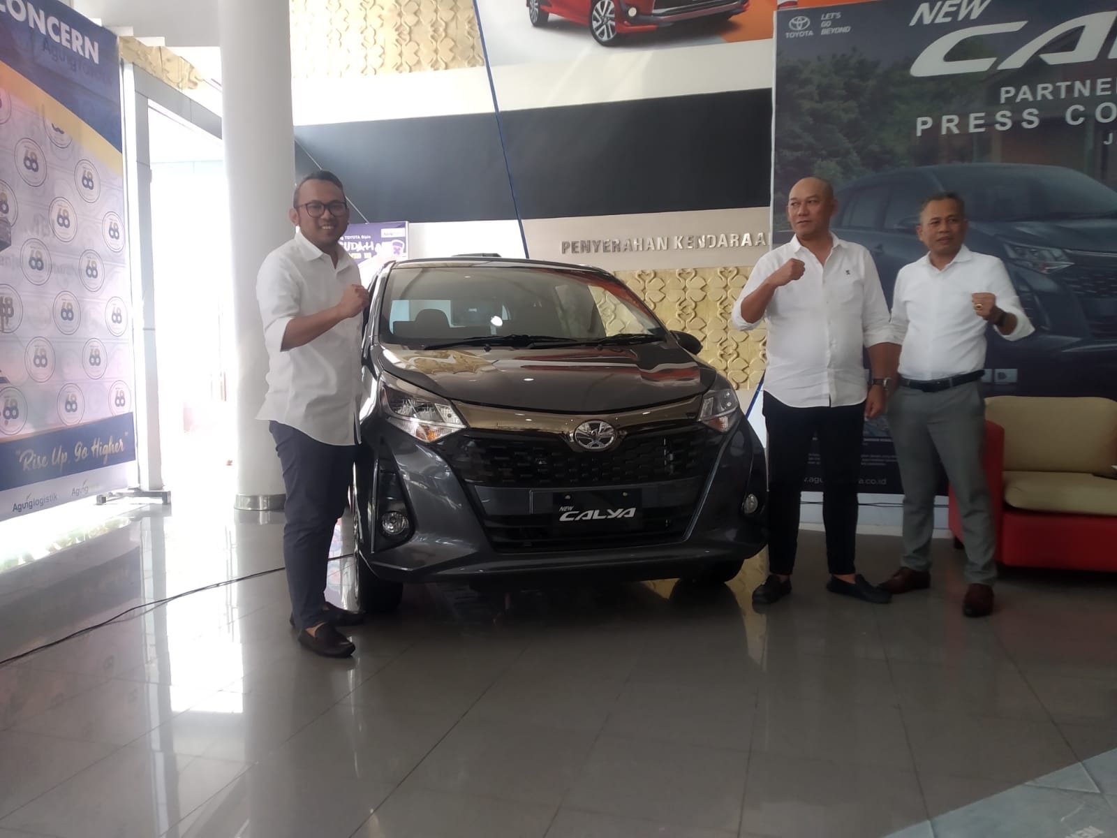 Agung Toyota Perkenalkan New Calya di Jambi