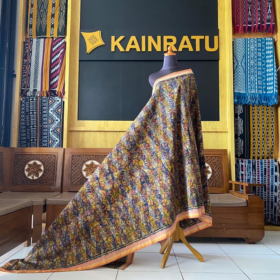 Pemberdayaan Rumah BUMN BRI Sukses Antar Kerajinan Tenun KAINRATU Go International