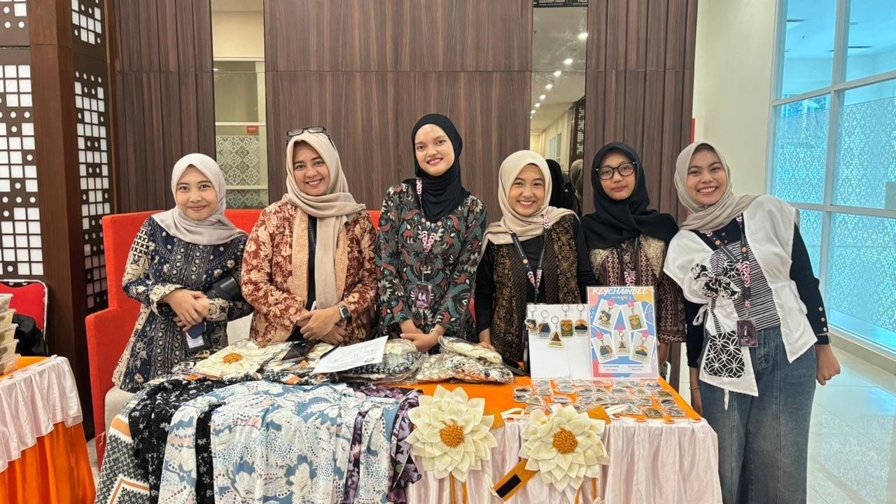 Gantungan Kunci Bertema Budaya Jambi, Karya Mahasiswi UNJA di Bazar Ramadan