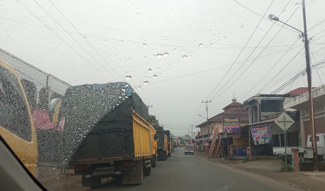 Pasokan Solar di Sungai Penuh Habis, Ratusan Dump Truk Antrian Panjang