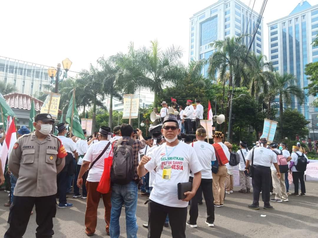 Tak Main - Main, Petani Sawit di Batanghari Demo di Istana Presiden