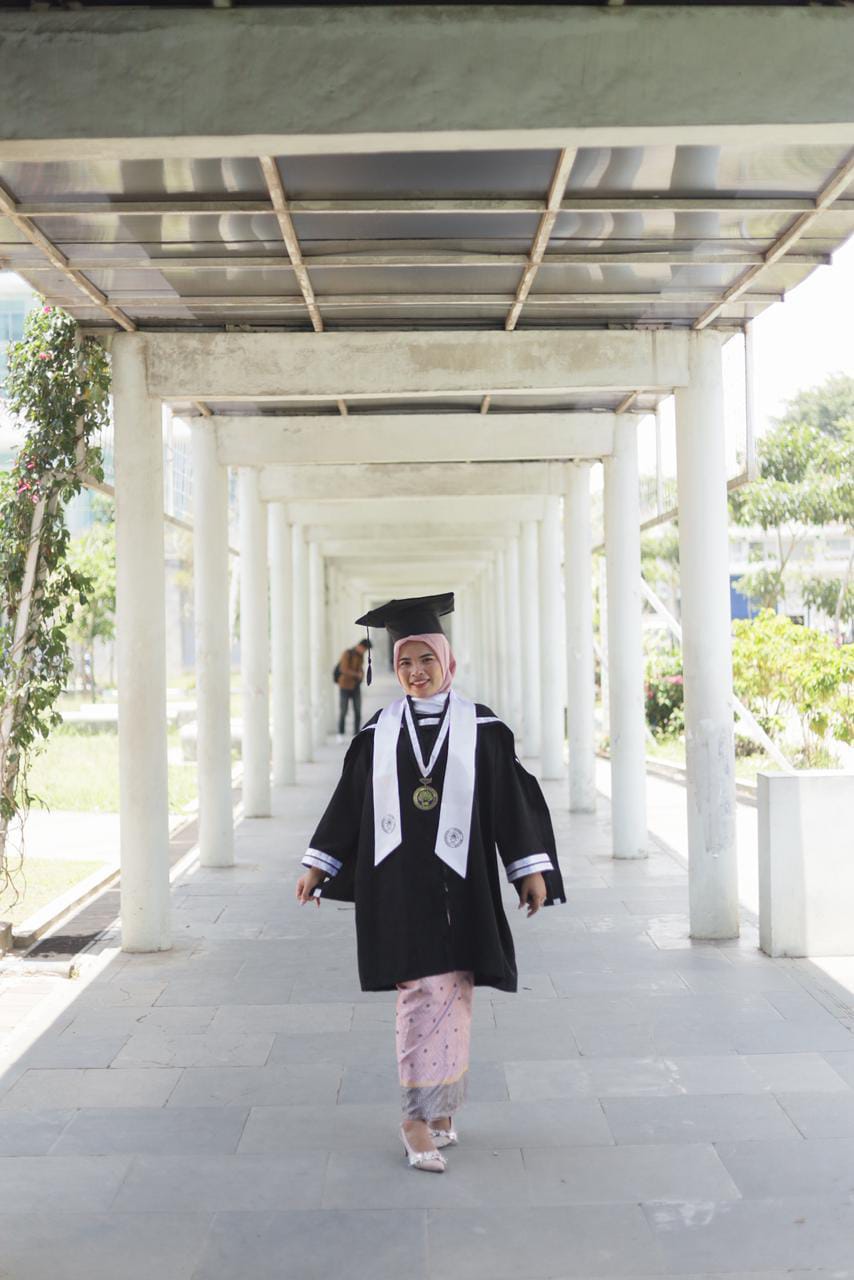 Profil Dr Suci Nora Julina Wisudawan Terbaik Universitas Malang, S3 7 Semester 