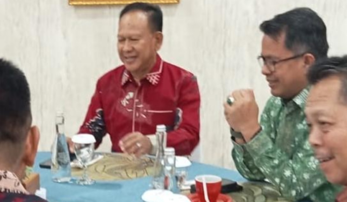 H A Khafidh Ucapkan Selamat Kepada Sudirman