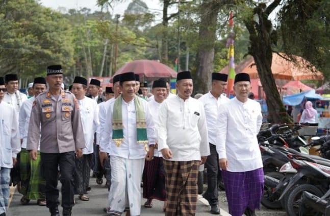 Apel Hari Santri 2025, Bupati Monadi Tekankan Peran Santri Bangun Peradaban Bangsa