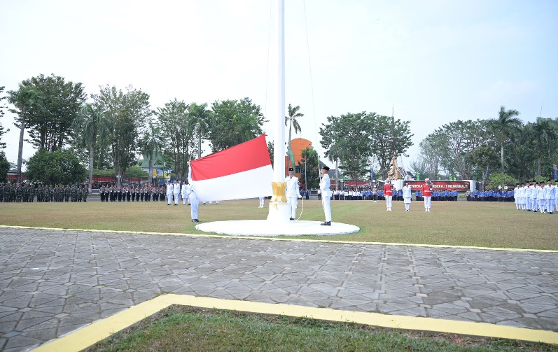 Duplikat Bendera Pusaka Berkibar, Pemkot Jambi Sukses Gelar Upacara HUT RI Ke-79