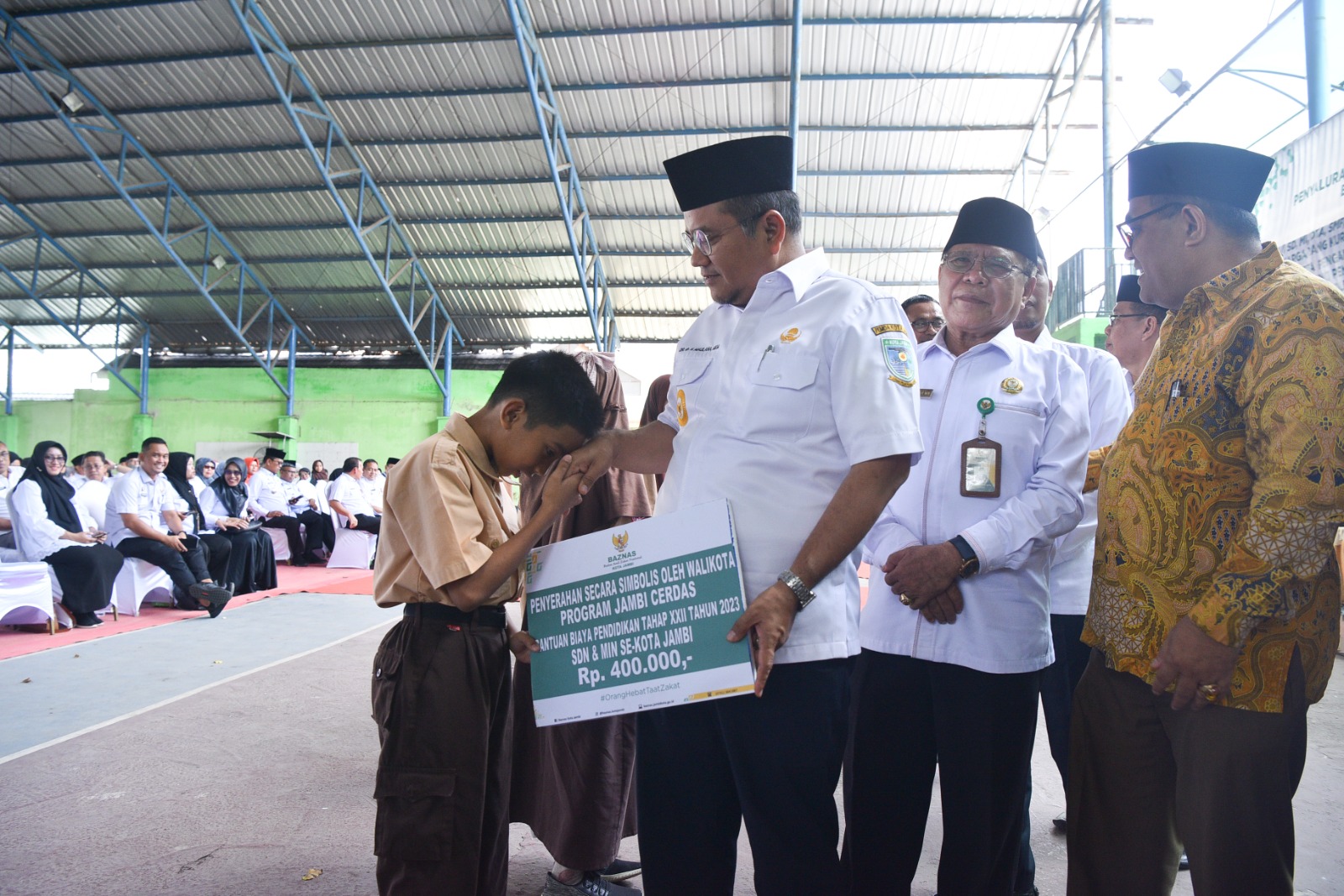 Rp1,8 Milyar Biaya Pendidikan Disalurkan Baznas untuk Pelajar Kota Jambi