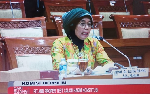 Prof. Elita Rahmi, Perempuan Pertama Asal Jambi Ikuti Tes Calon Hakim MK Tahun 2023