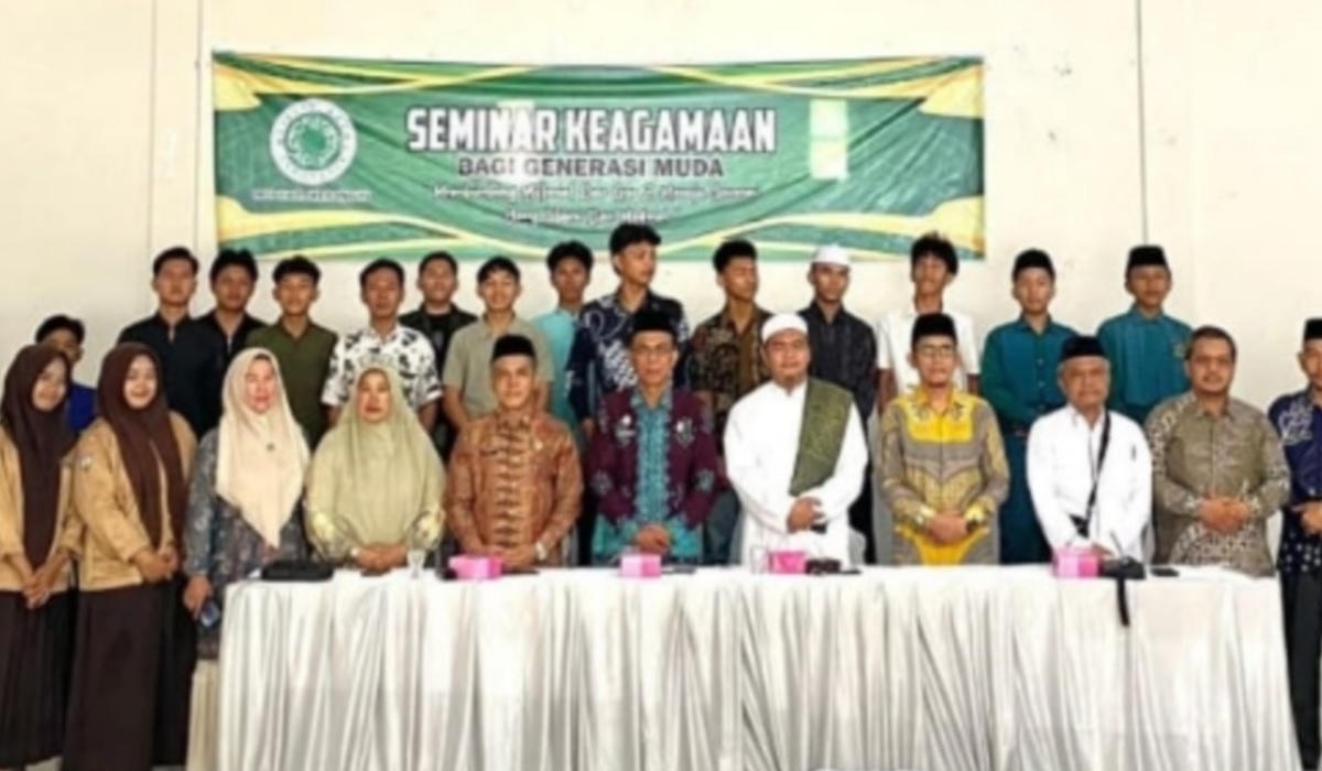 Hadiri Seminar Generasi Muda MUI, Bupati M. Syukur Ajak Bangkitkan Semangat Kebersamaan, Kerja Keras