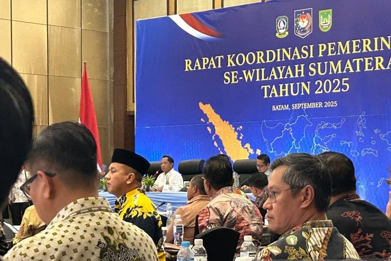 Situasi Membaik, Mendagri Izinkan Kepala Daerah/ASN ke Luar Negeri