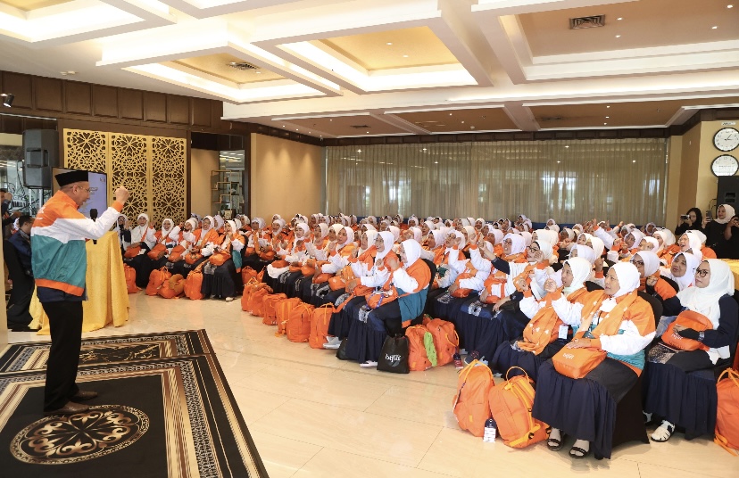 Sejumlah Warga Maro Sebo Ulu, Tiba di Tanah Suci melalui Program Umroh 1 Pesawat Nasabah BTPN Syariah 