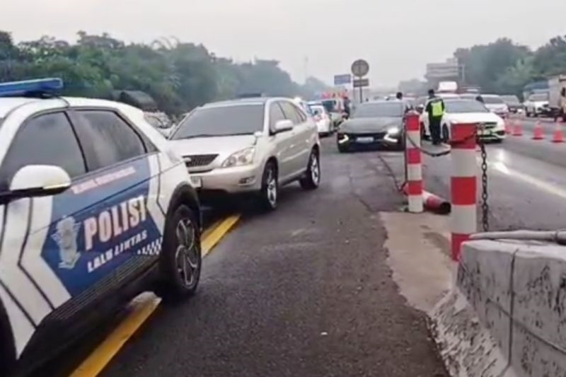 Arus Balik Libur Panjang Tahun Baru Islam, Petugas Terapkan Contraflow di Tol Japek