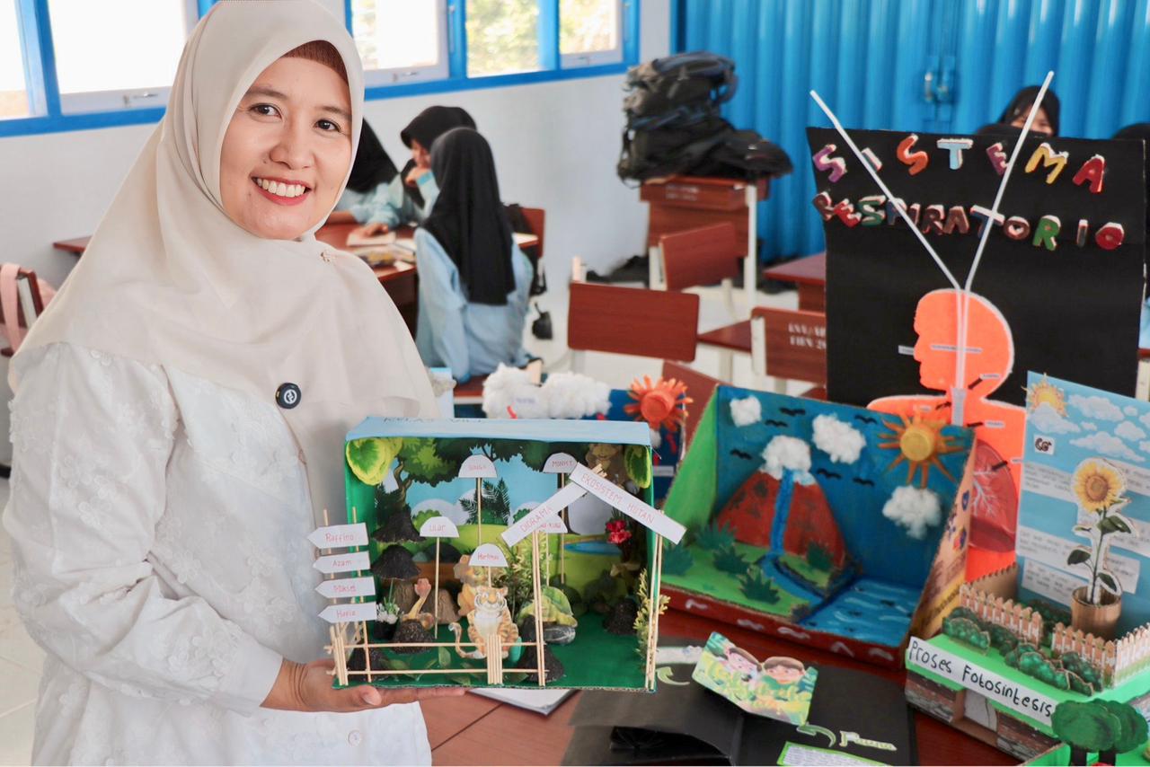 Pesona Diorama Hidup di Kelas Ibu Sandri