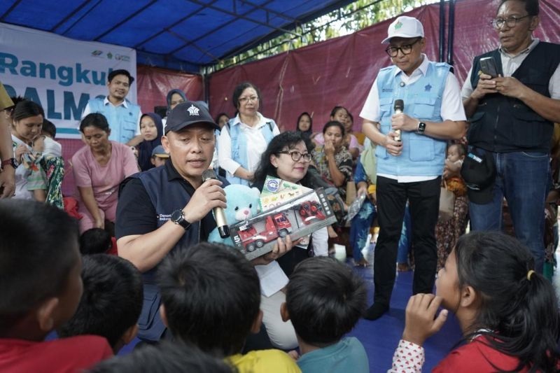 PTPN IV PalmCo Pulihkan Trauma Korban Banjir Melalui Pondok Rangkul di Sumut