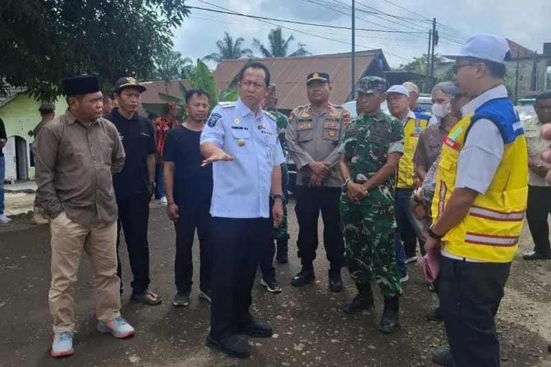 Bupati Muaro Jambi Tinjau Pembangunan Jalan di Talang Duku