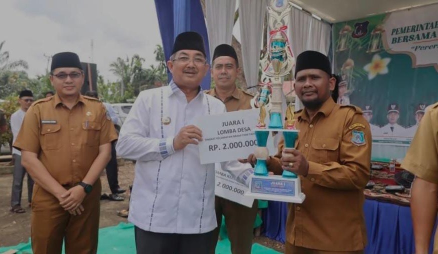 Hadiri Halal Bihalal di Kecamatan Bram Itam, Bupati Akan Menaikan Gaji Aparat Desa