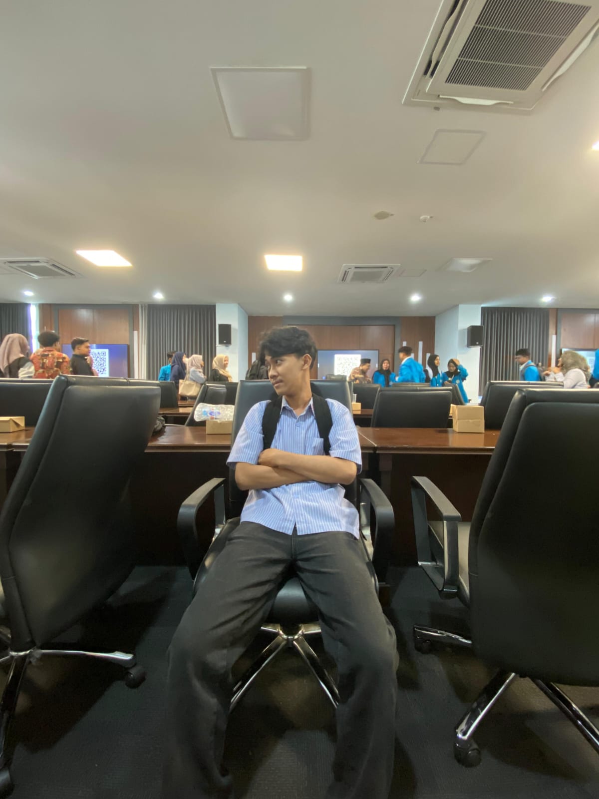 Pemimpin Digital atau Sekadar Pemimpin Sibuk?