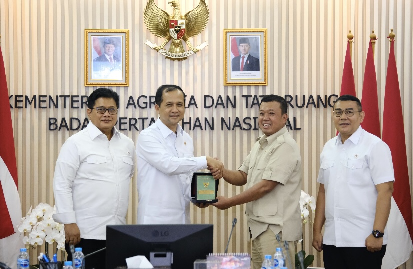 Menteri Nusron dan Menteri Transmigrasi Sepakat Manfaatkan Tanah Telantar Seluas 564.957 Hektare