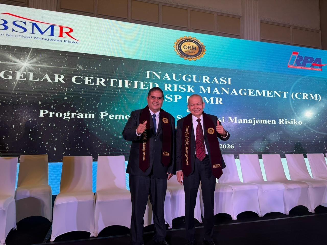 Direktur Operasional dan Direktur Kredit dan Syariah Sandang Gelar CRM