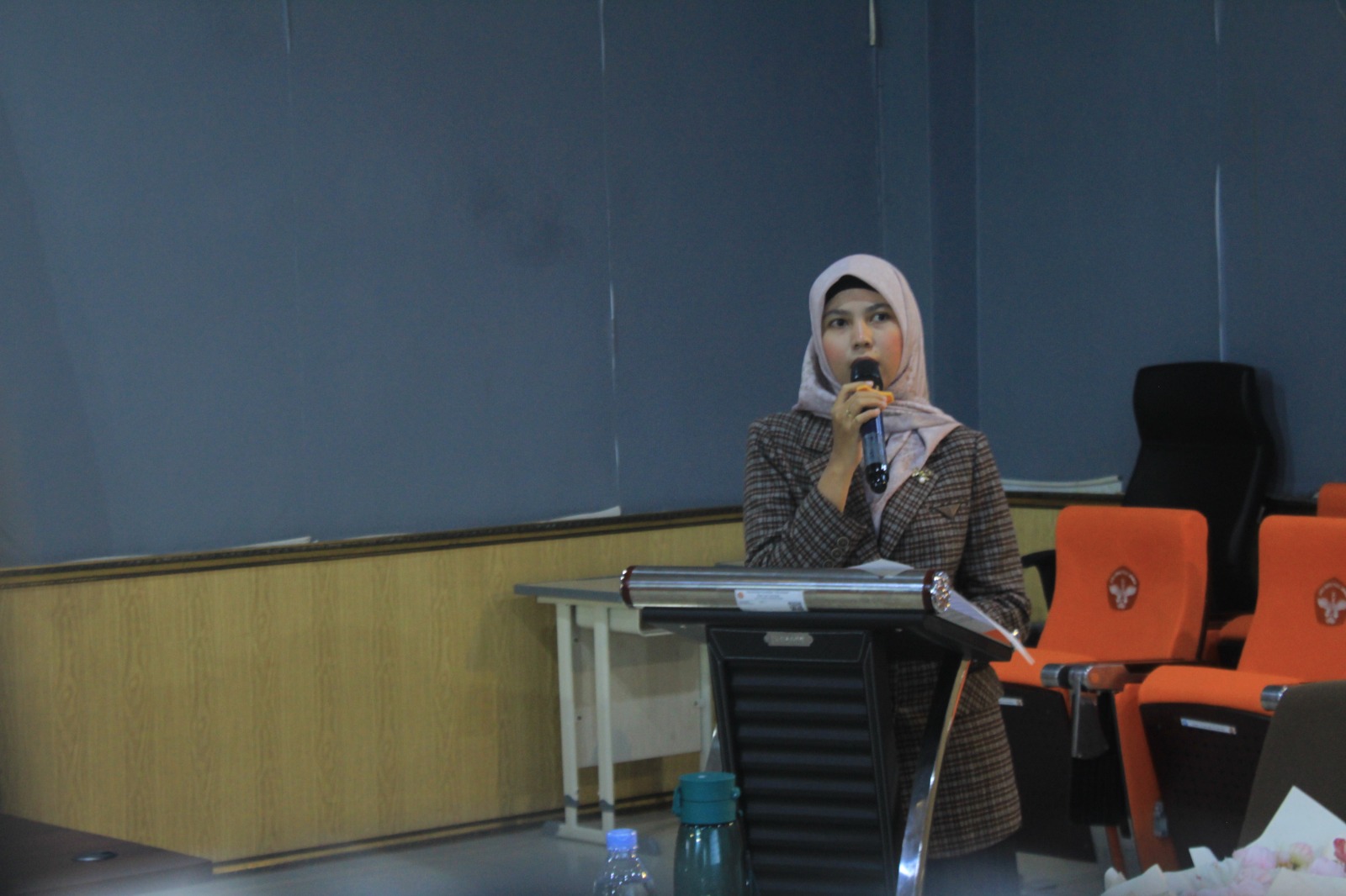 Lulus dengan Predikat Suma Cumlaude, Hanan Laras Sabrina Raih Gelar Doktor Ekonomi Termuda di FEB-UNJA 