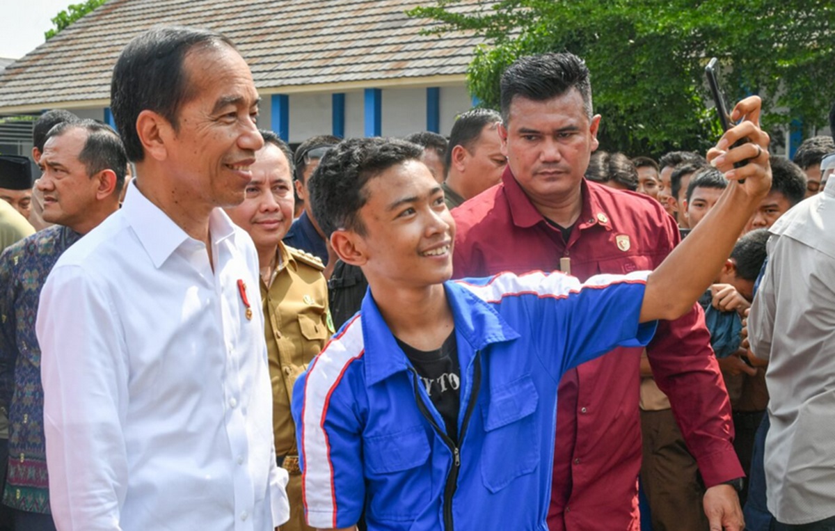 Dari SMK 5 Padang ke SMK 2 Palembang, Mengapa Jokowi Suka ‘Ngintip’ Anak SMK?