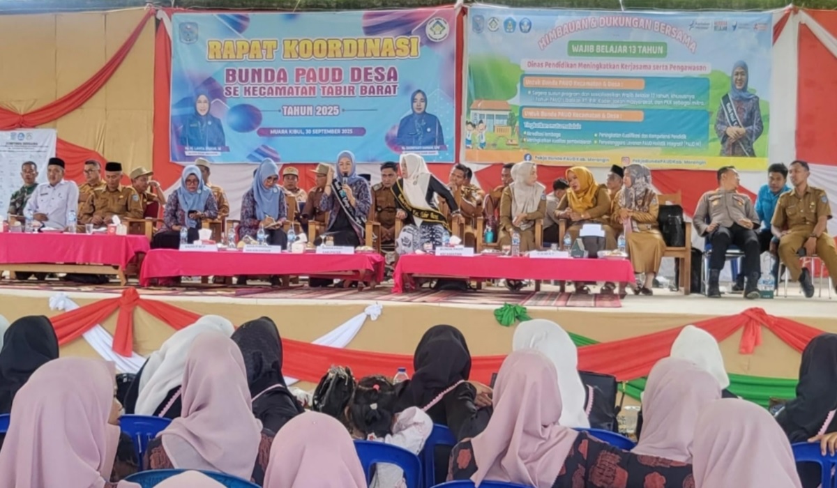 Hj Lavita Syukur Buka Rakor Bunda PAUD Desa se-Tabir Barat