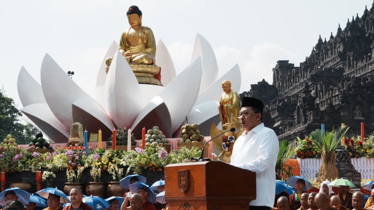 Peringati Waisak 2567BE/2023, Wamenag Ajak Umat Buddha Jaga Sikap Toleransi