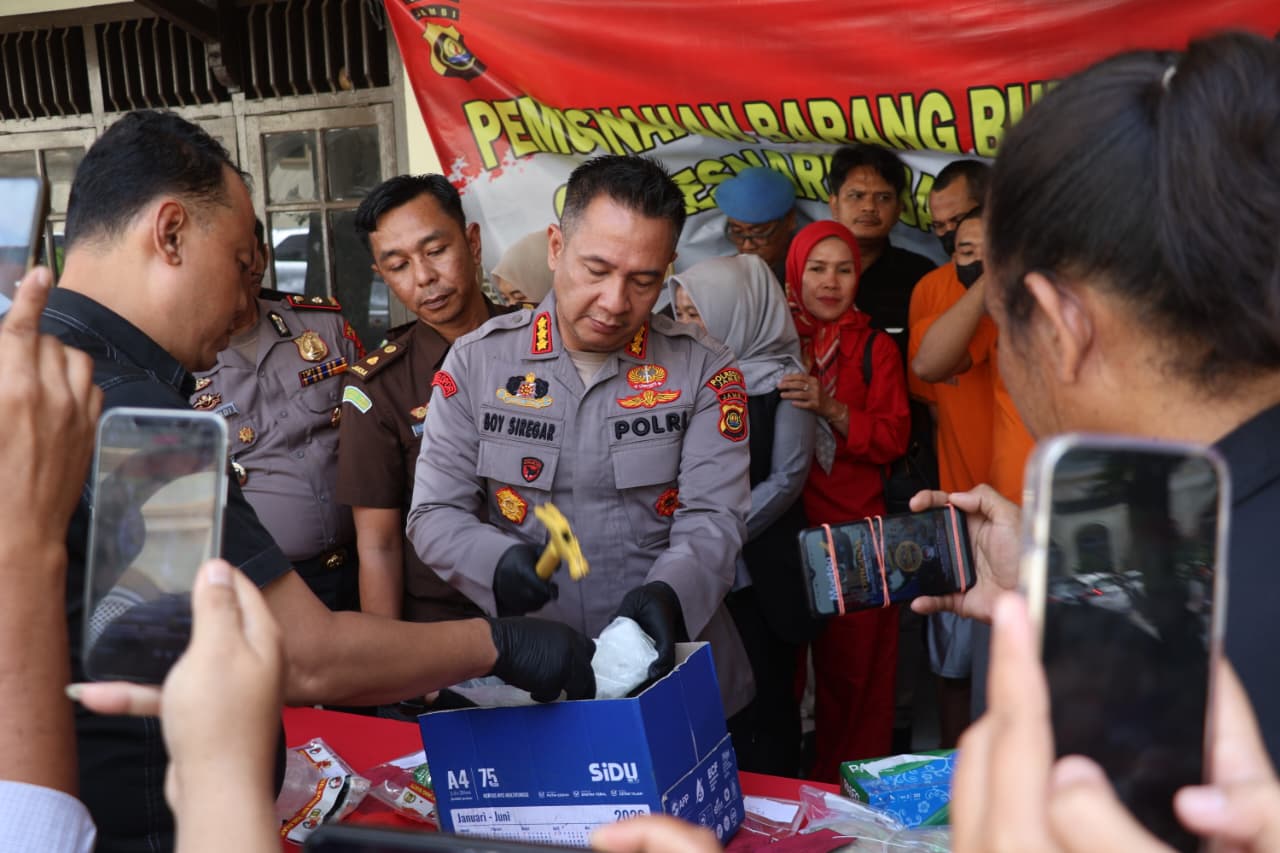Polresta Jambi Musnahkan 2,4 Kg Sabu dan Ribuan Pil Ekstasi