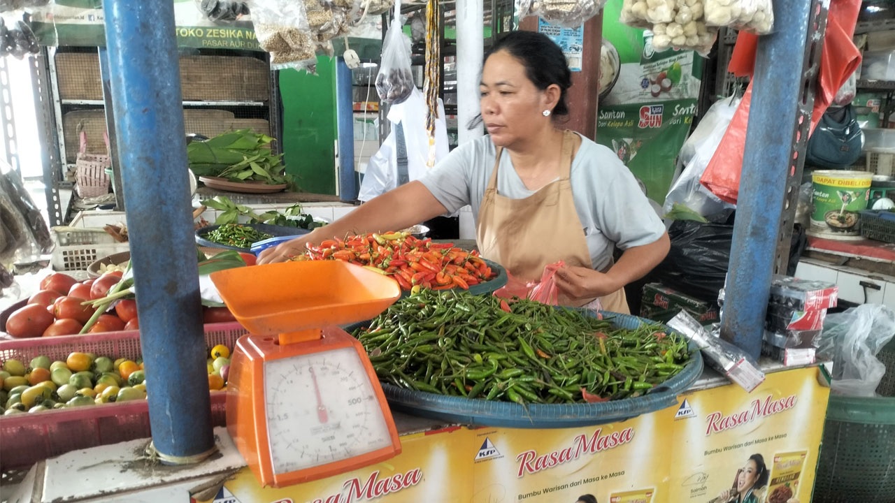 Harga Bahan Pokok di Jambi Melonjak, Harga Cabai Tembus Rp55 Ribu, Ayam dan Bawang Ikut Naik 