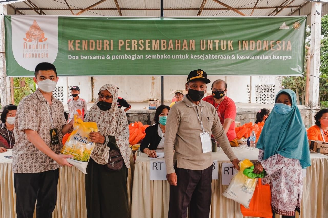 Rakyat Jambi Terima Bantuan 1000 Paket Sembako, “Kenduri Persembahan untuk Indonesia”