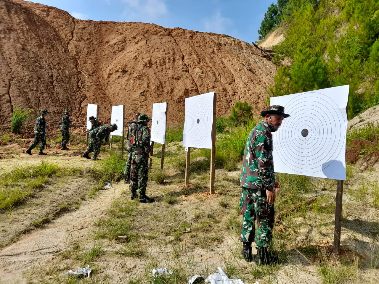 Ratusan Tentara di Kerinci Latihan Nembak, Dandim: Tentara Harus Jago Menembak