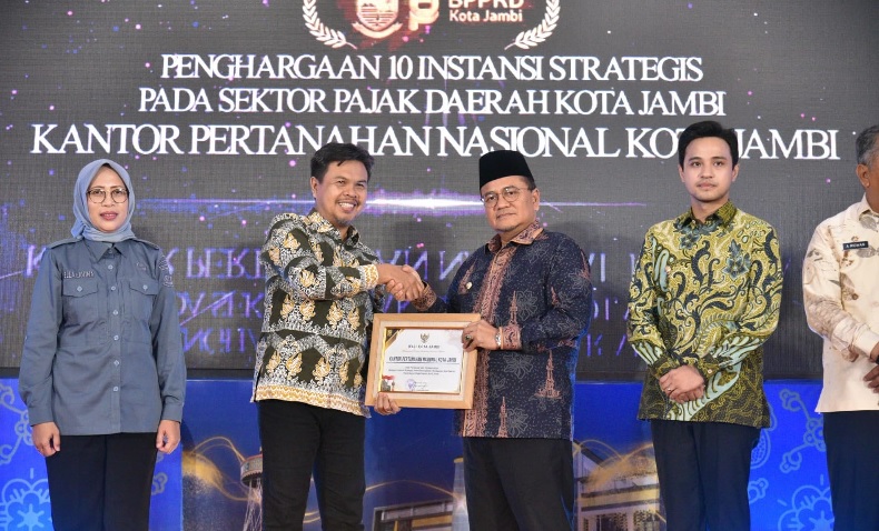 Malam Anugerah Pajak, Pemkot Jambi Apresiasi Kantor Pertanahan Kota Jambi