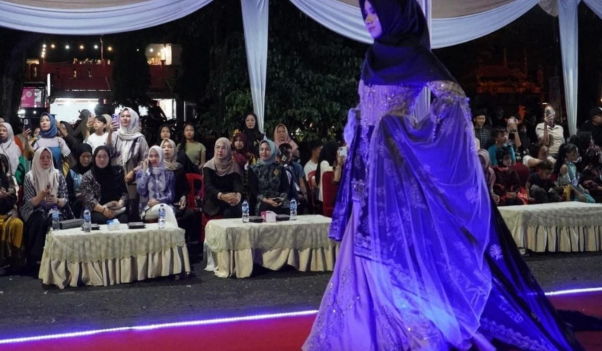 Fashion Show Dewasa Hanya Diikuti 14 Peserta