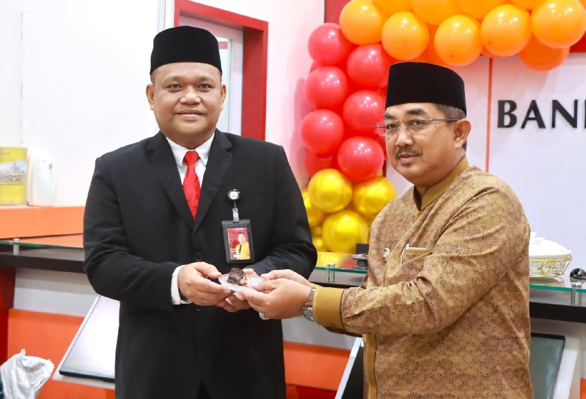 Bupati Anwar Sadat Pimpin Upacara HUT ke-63 Bank Jambi di Kuala Tungkal