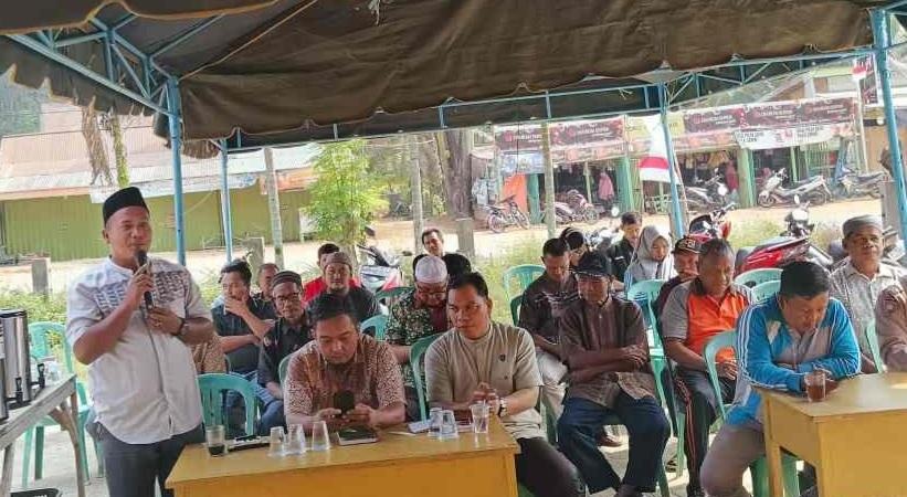 Warga Dusun Sungai Mengkuang  Curhat ke Polisi