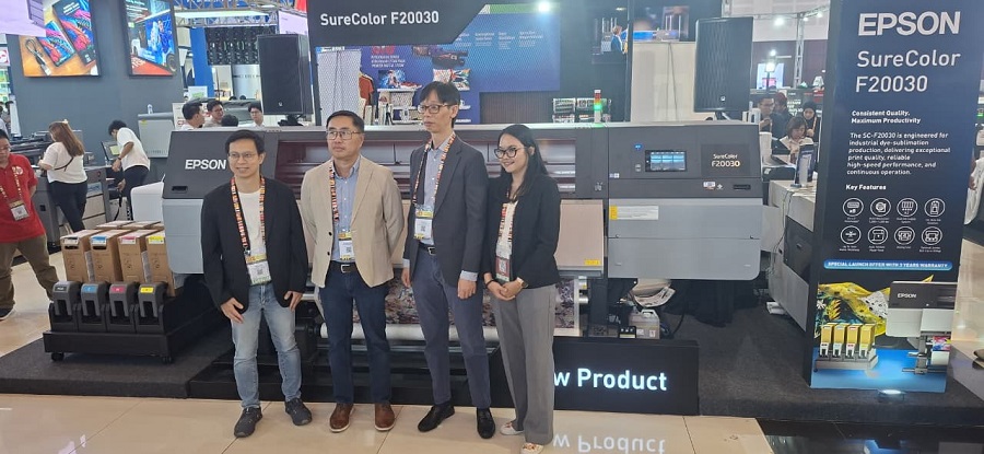 Sasar Pasar Industri, Epson Rilis Printer Dye-Sublimation 76 Inci dengan Delapan Printhead