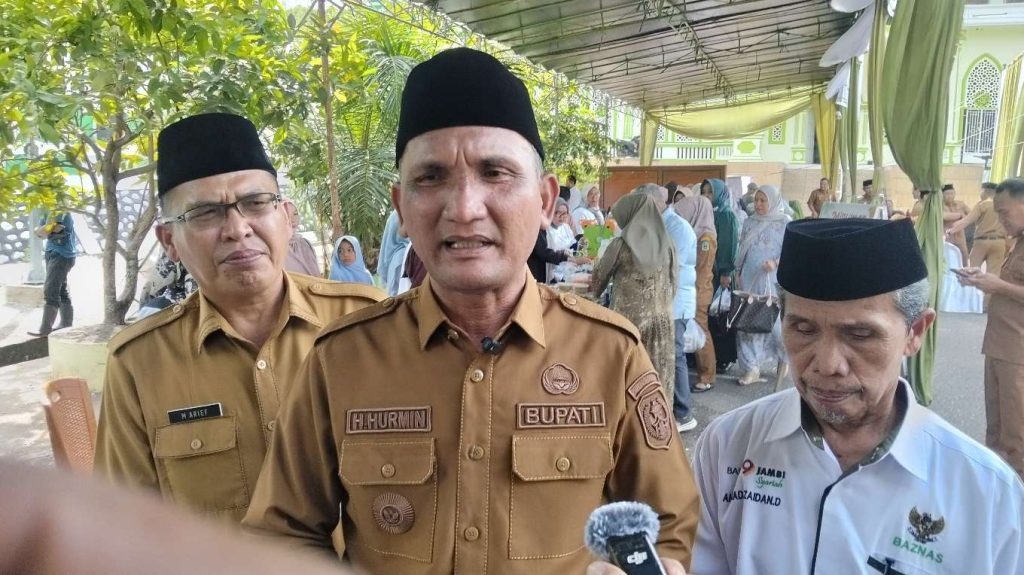 Bangun Infrastruktur Merata, Pemkab Sarolangun Lakukan Pengerasan Jalan