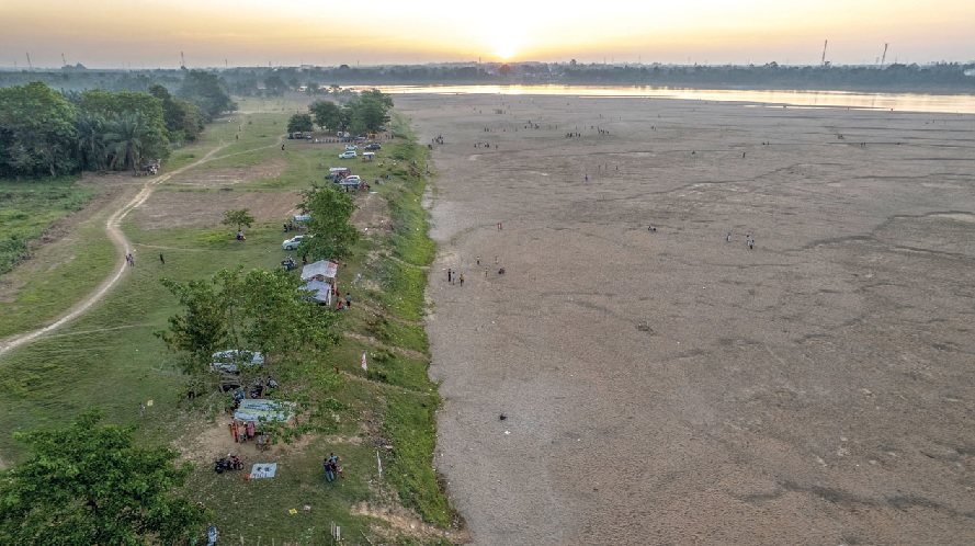 Menikmati Pantai Aur Duri di Penyengat Rendah
