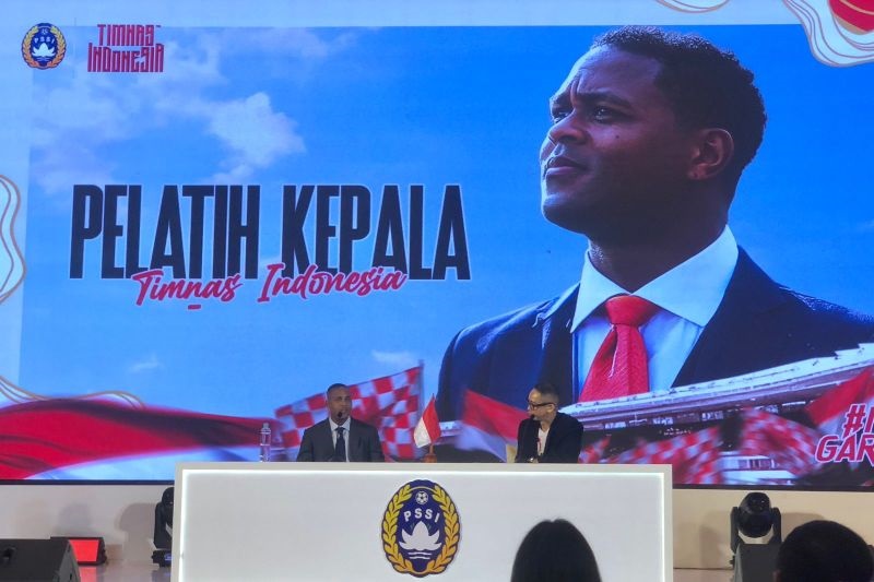 Rampung Jumpa Pers, Patrick Kluivert Bertemu Lima Pemain Timnas Malam Ini