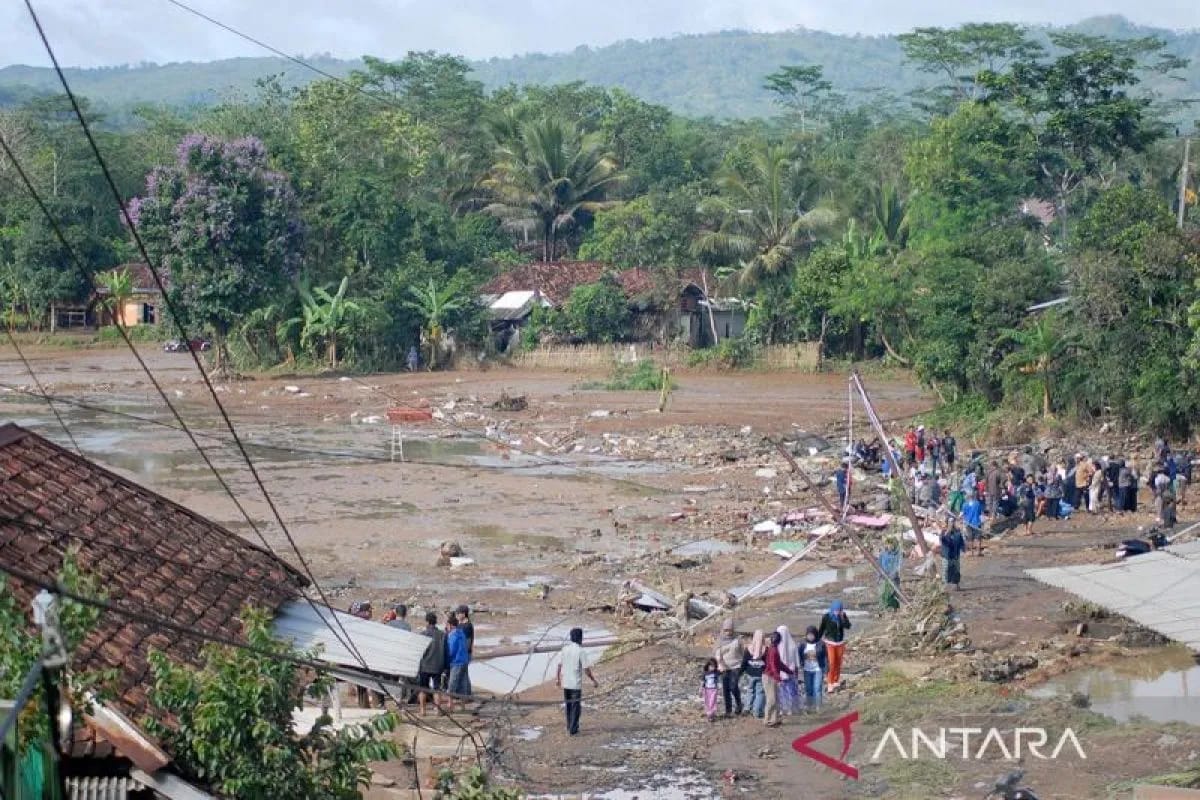 BNPB Bangun Jembatan Darurat Optimalkan Distribusi Bantuan di Sukabumi