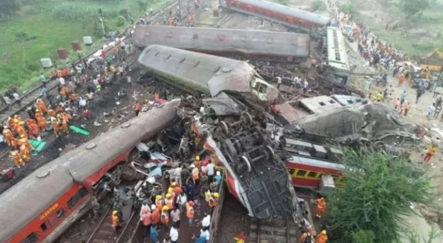Korban Tewas Kereta Api India Hampir 300 Orang, ‘KAI’ India Curiga Kecelakaan Ulah Penumpang 