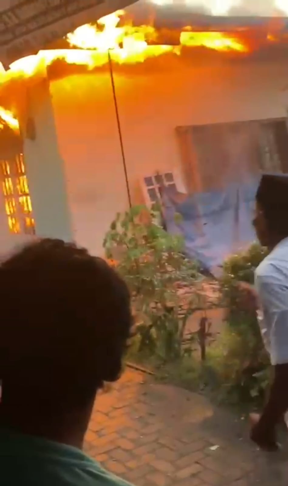 Tabung Gas Bocor hingga Meledak, Bedeng 4 Pintu Hangus Terbakar